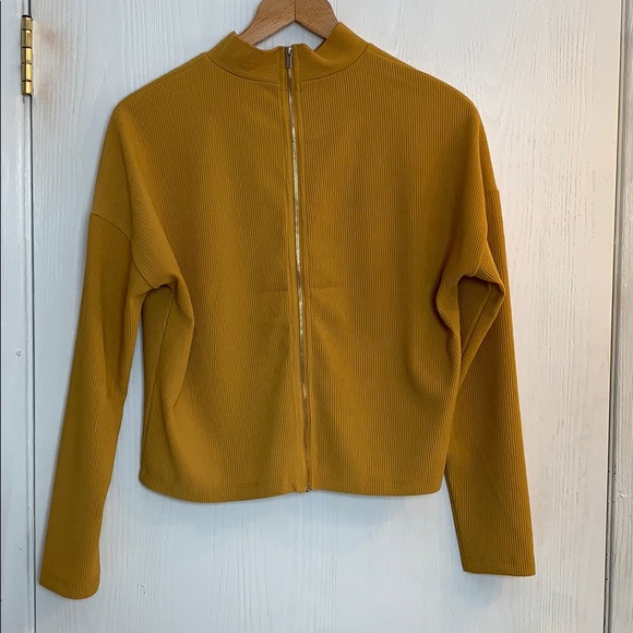 Mustard yellow long sleeve - Picture 2 of 3